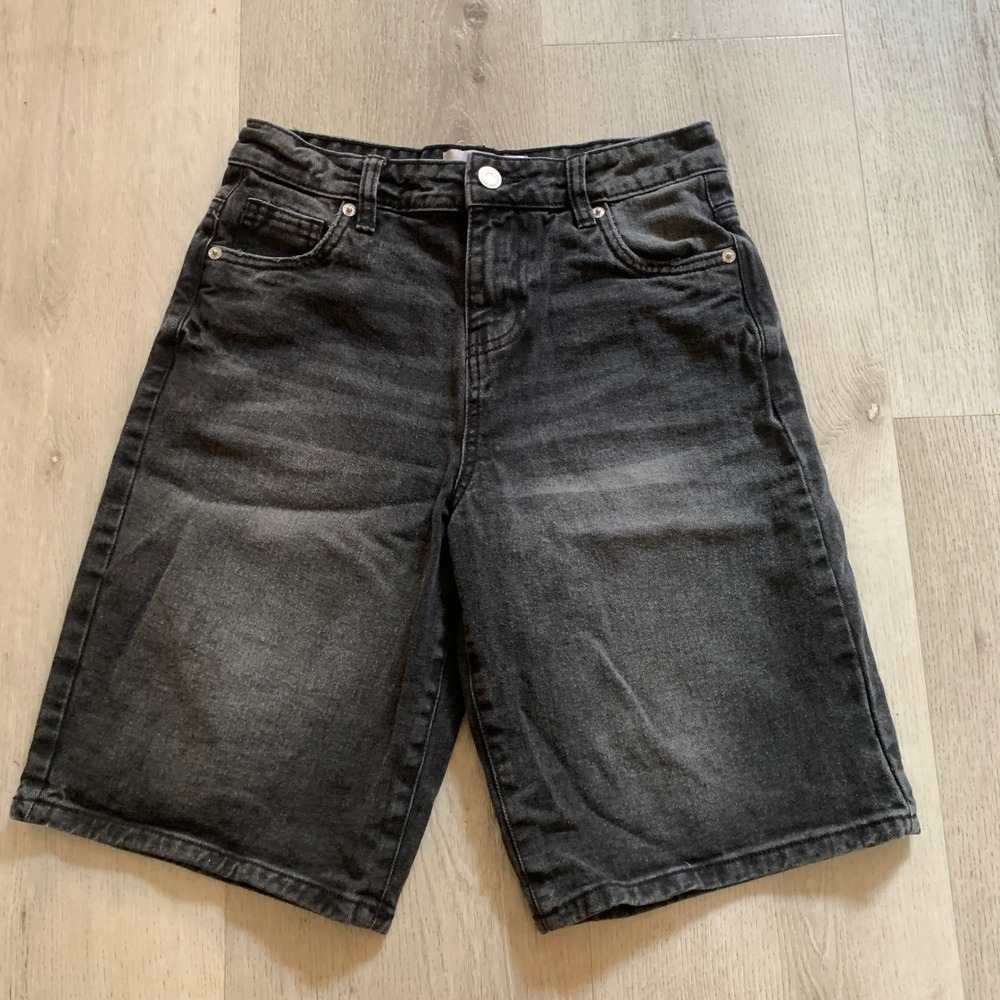 Refuge Black Faded Denim Bermuda Shorts Womens Sz 0 Grunge Indie 20-746 WSH BLK